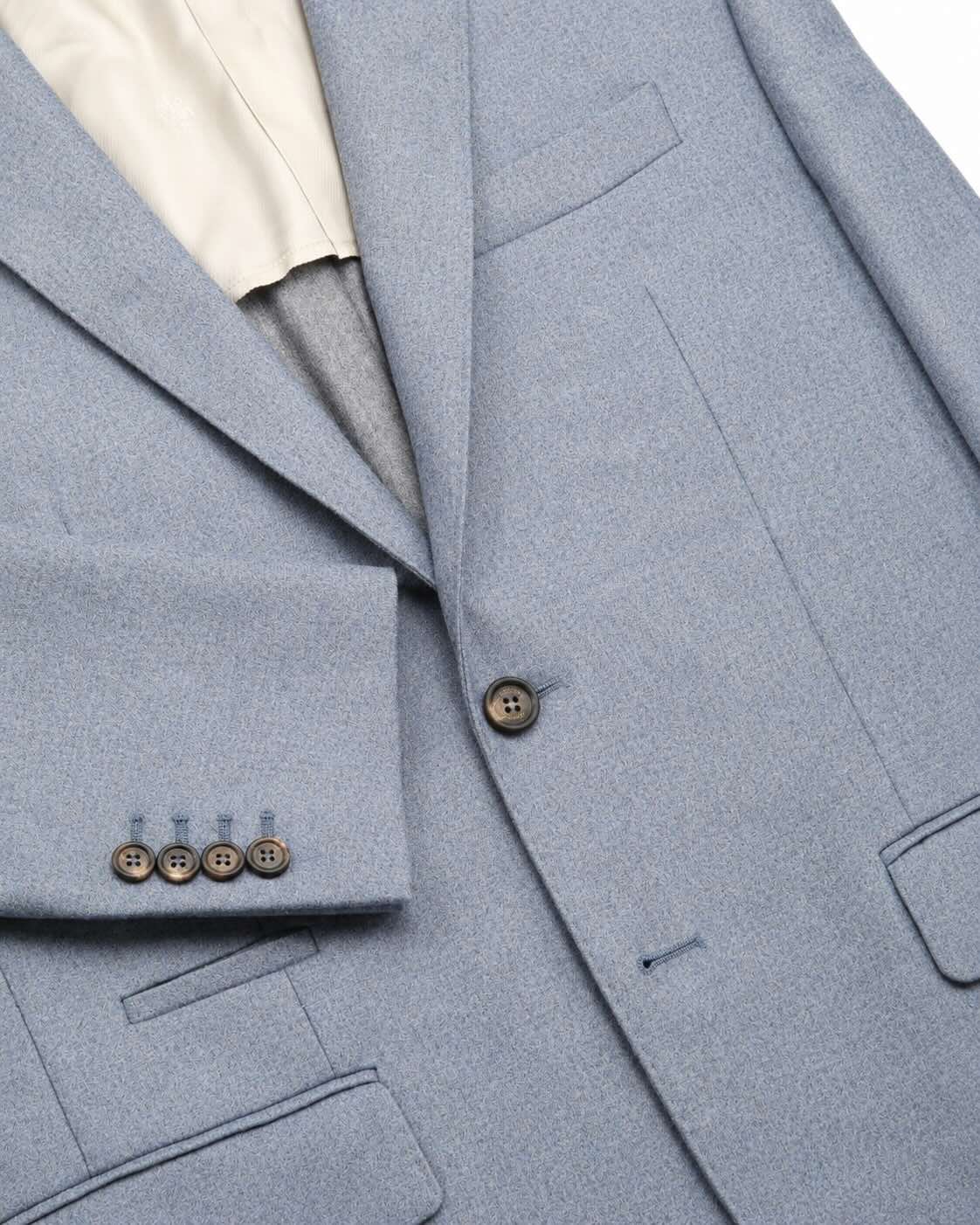 Suit made of wool and cashmere in light blue