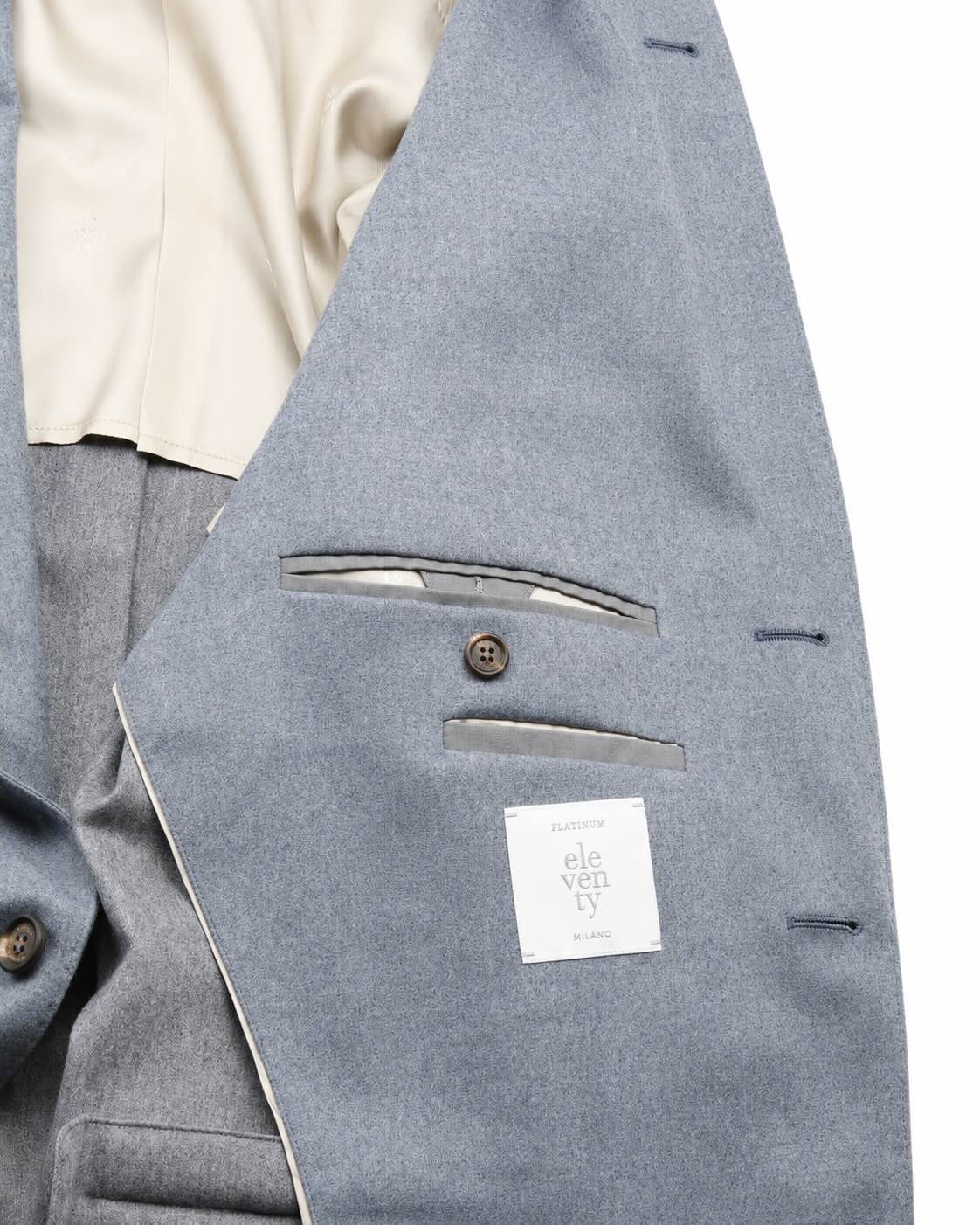 Suit made of wool and cashmere in light blue