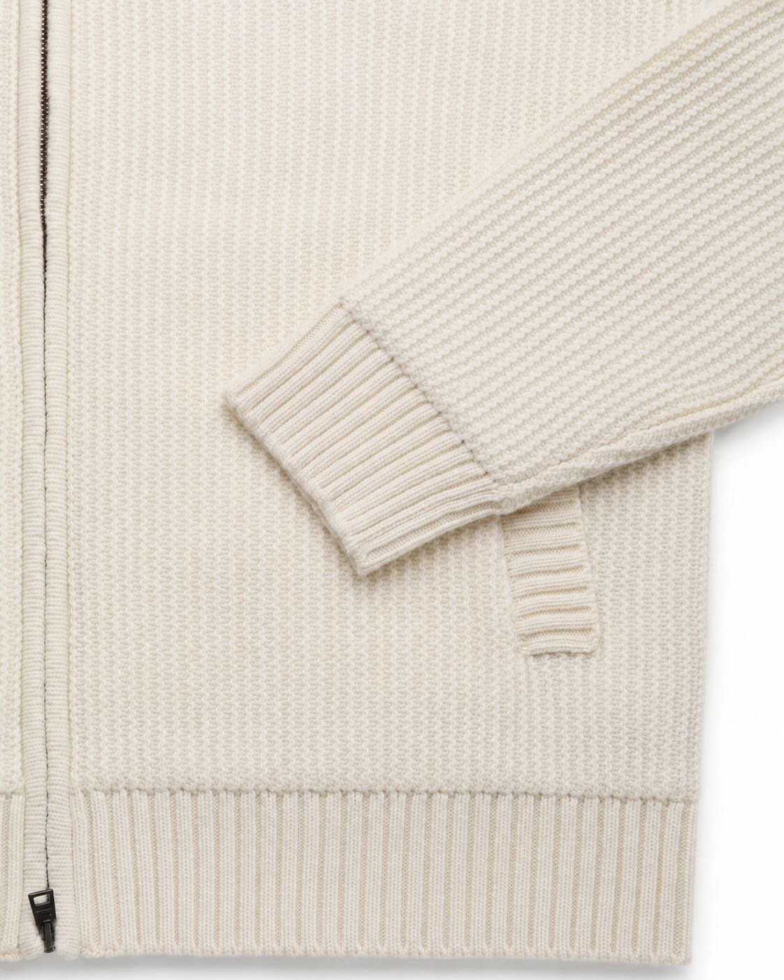 Cardigan in wool