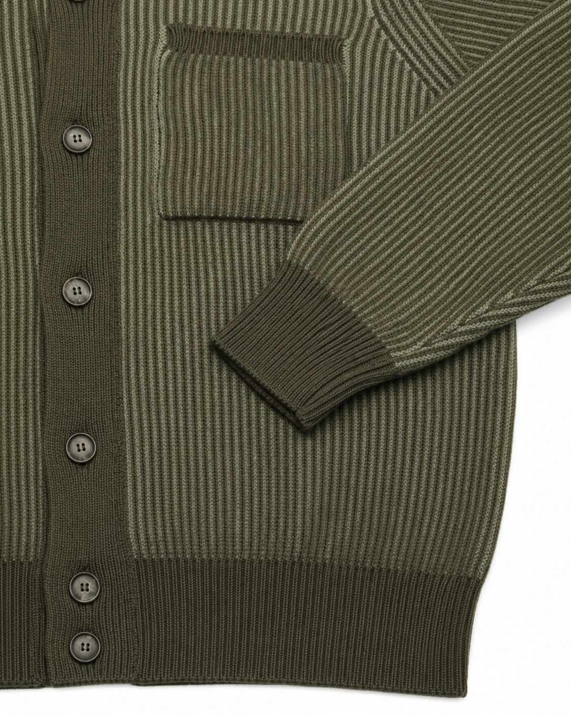 Olivgrünes Overshirt aus Merinowolle und Kaschmir