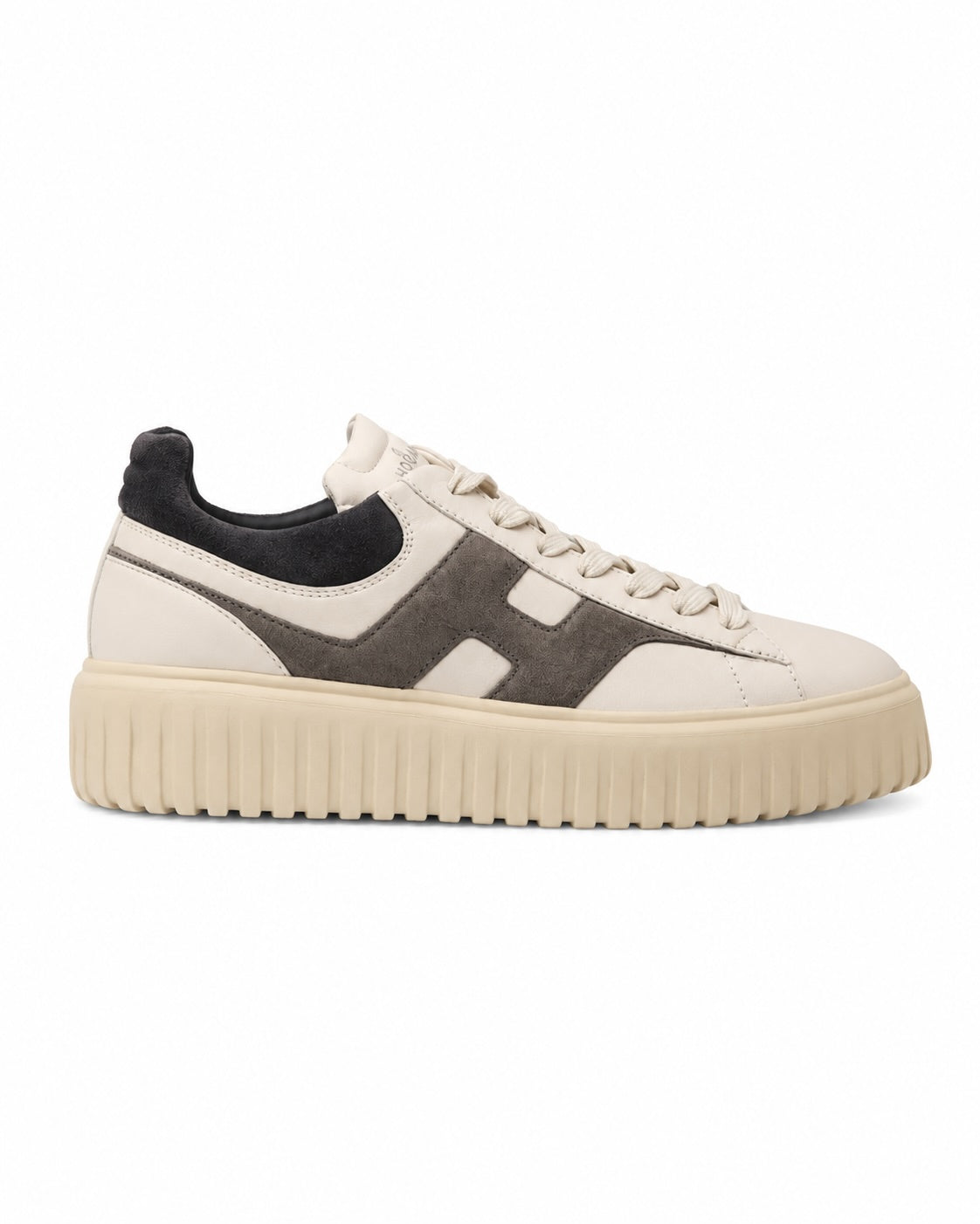 Cremefarbener Ledersneaker mit kontrastierendem H