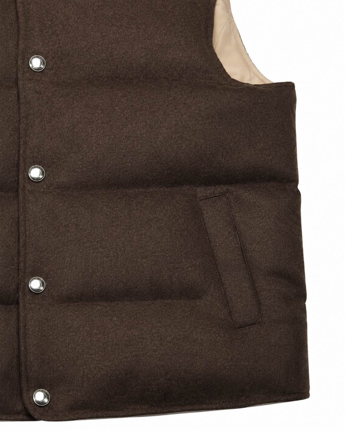 Gilet aus Kaschmir mit Kapuze in Braun
