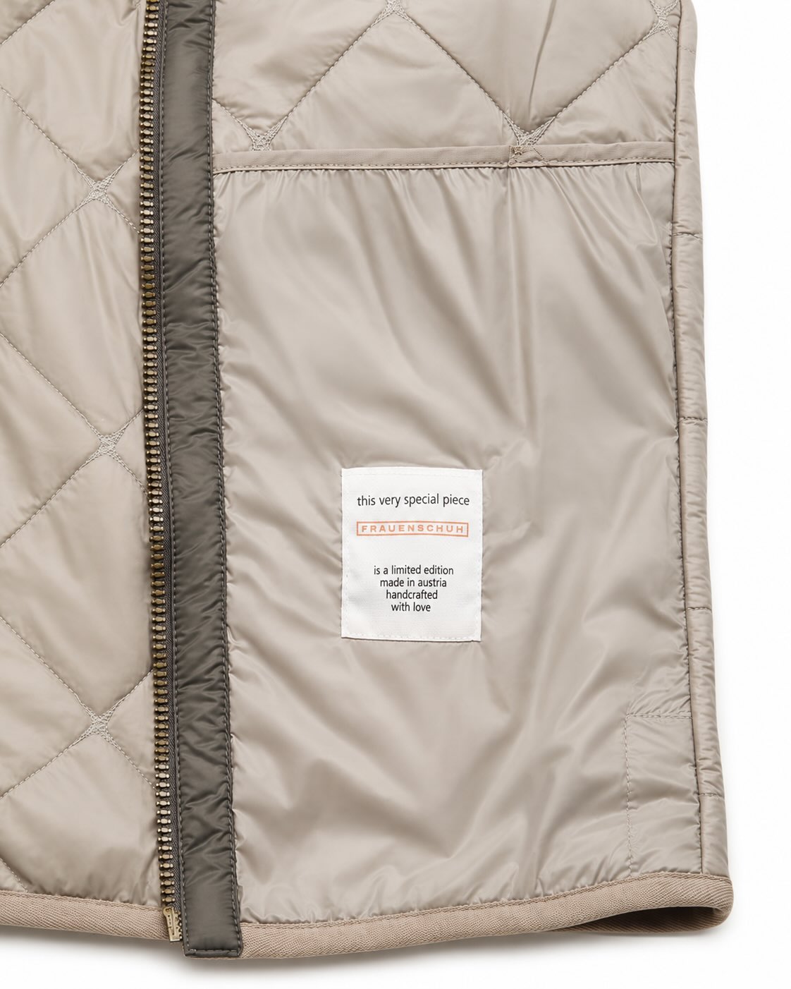 Gestepptes Gilet mit Stehkragen in Beige