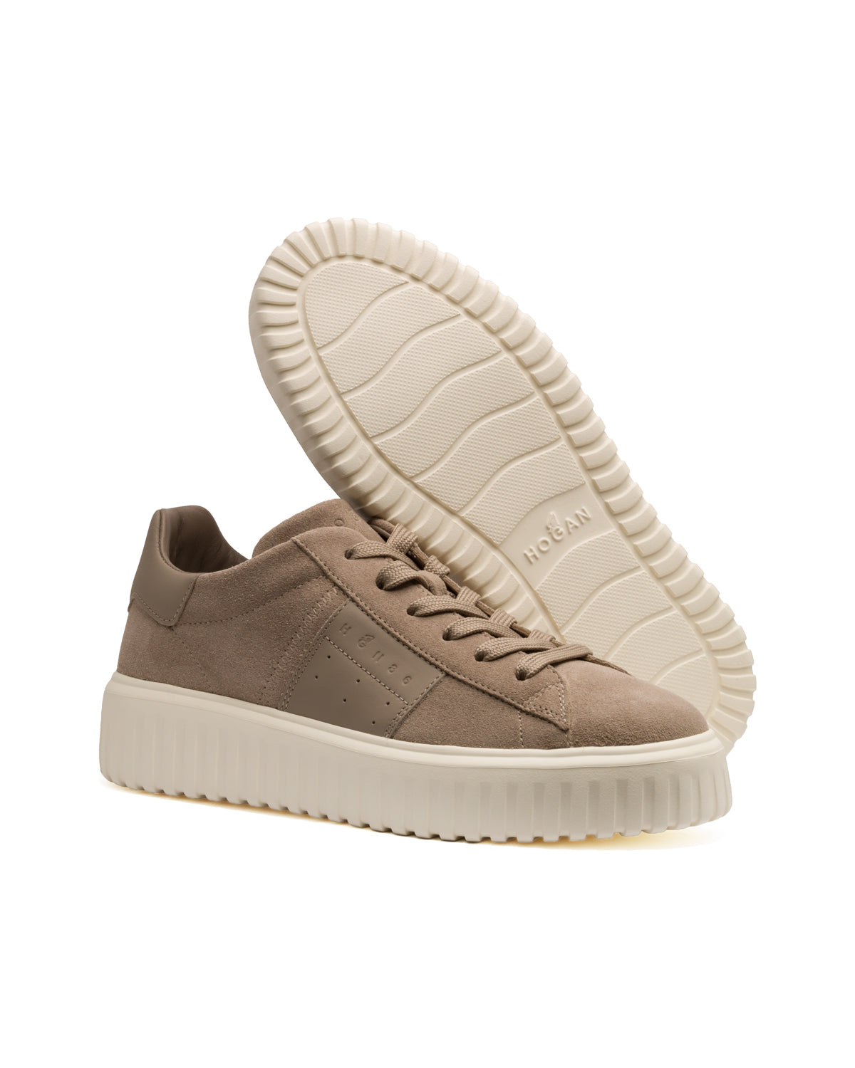 Low top sneaker suede cassette sole