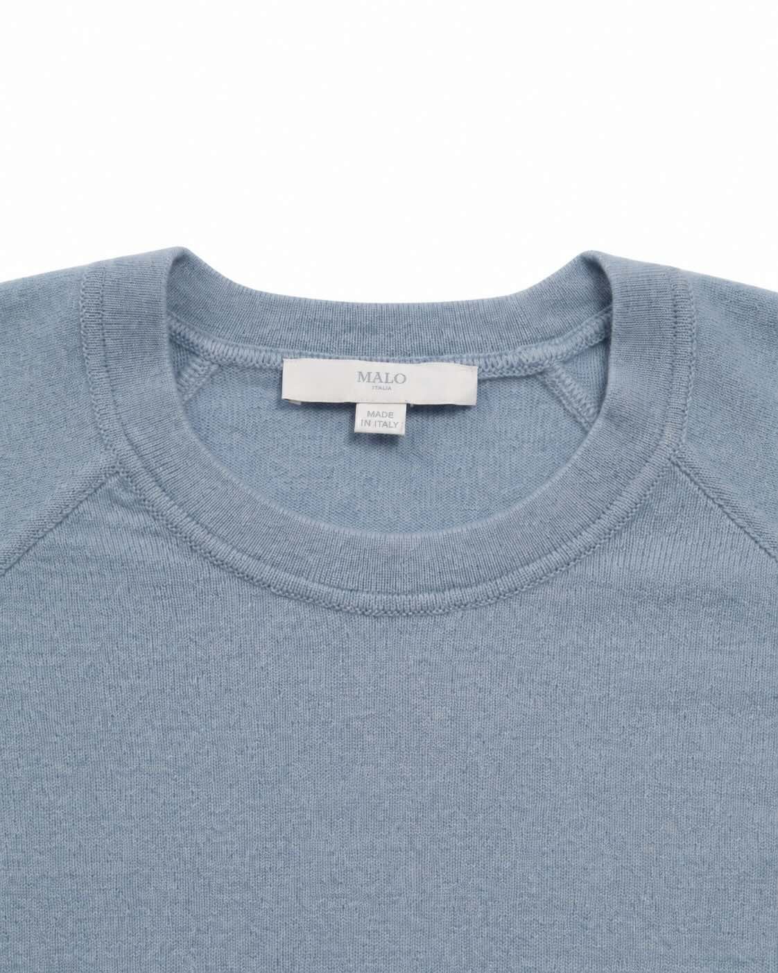 Light blue cashmere round neck sweater with raglan sleeves