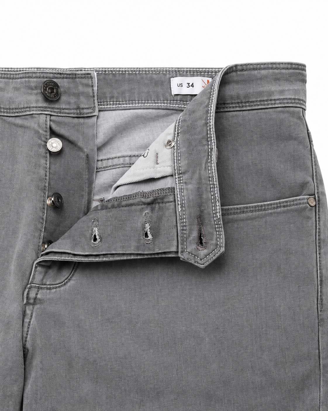 Jeans Regular Fit aus Baumwolle und Lyocell in Grau