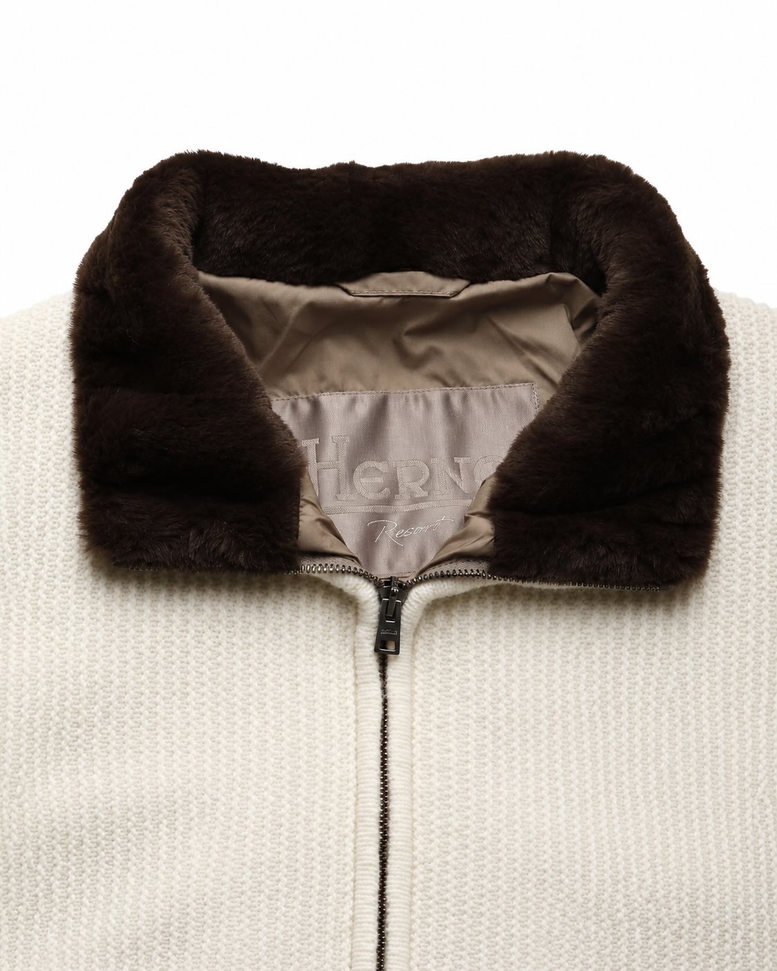 Cardigan in wool